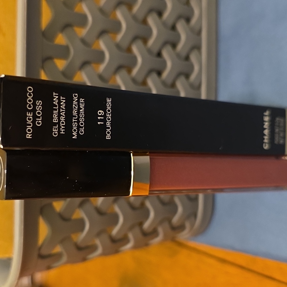 CHANEL ROUGE COCO GLOSS GLOSS 119 BOURGEOISIE. BNIB - Picture 5 of 8